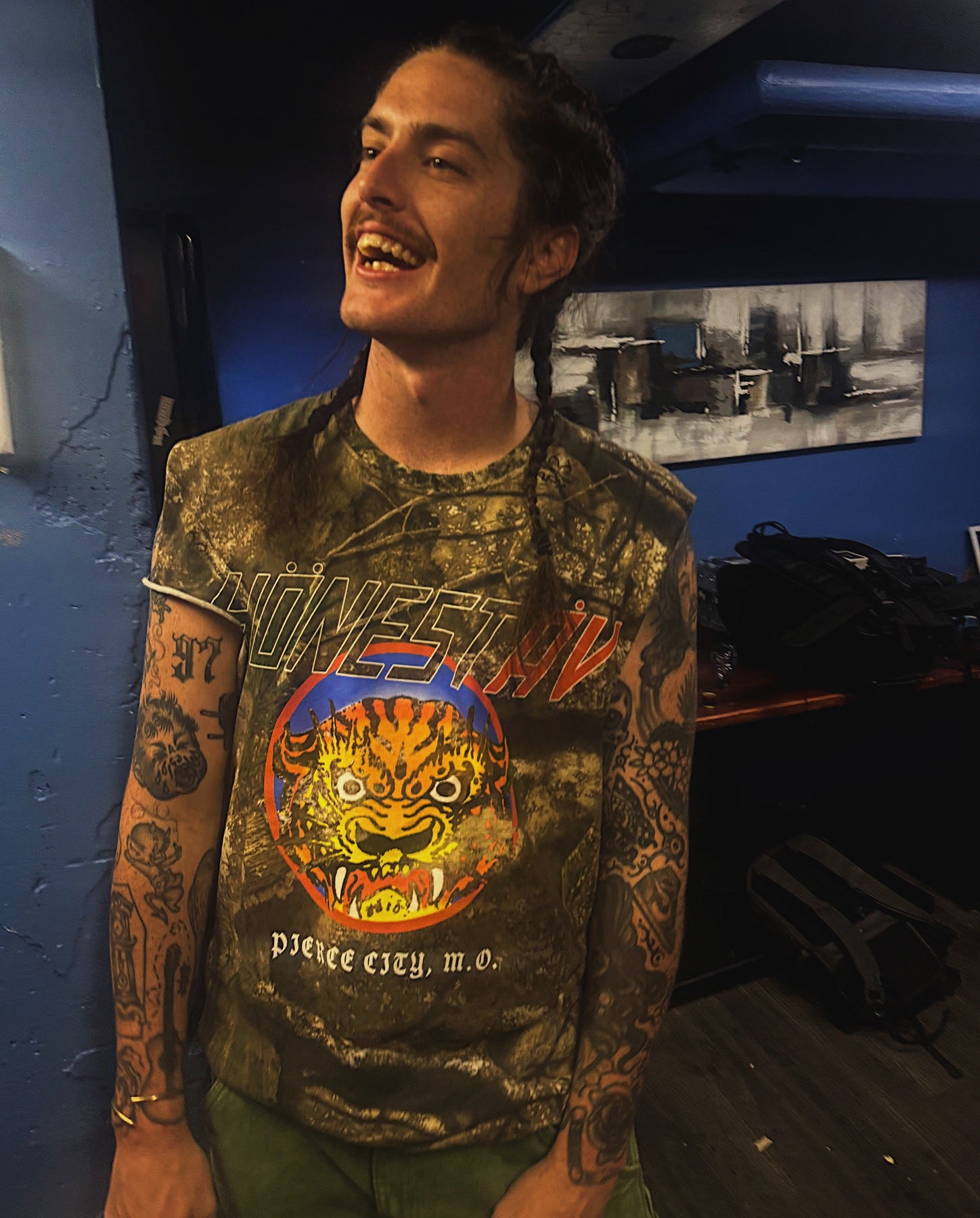 honestav Tiger Camo LS Tee